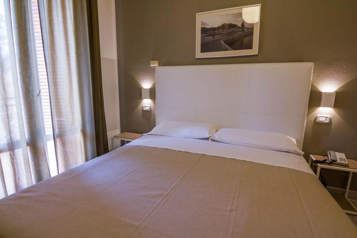 Hotel Mirella Castiglione della Pescaia Zimmer foto